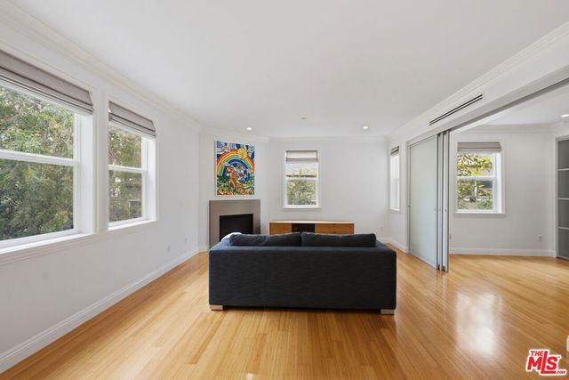 8121 Norton Avenue 201, Los Angeles, CA 90046