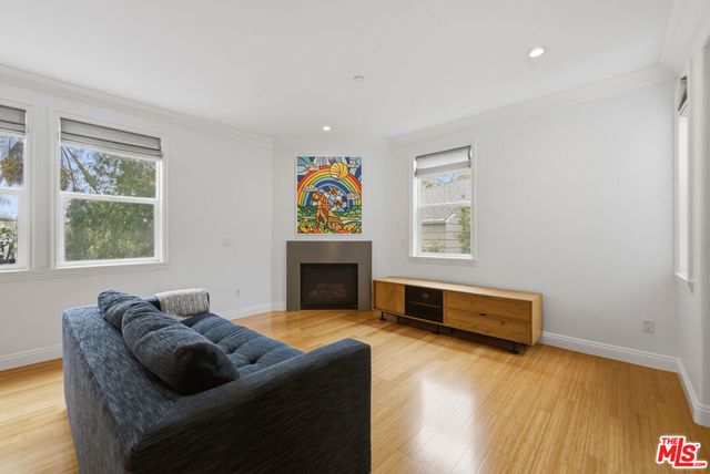 8121 Norton Avenue 201, Los Angeles, CA 90046