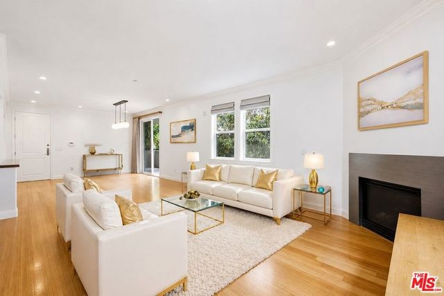 8121 Norton Avenue 201, Los Angeles, CA 90046