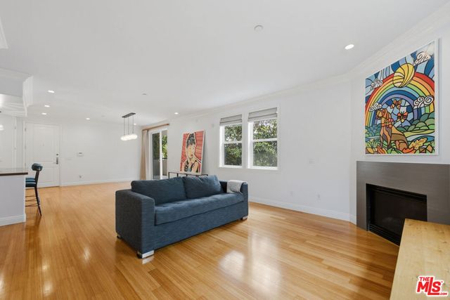 8121 Norton Avenue 201, Los Angeles, CA 90046