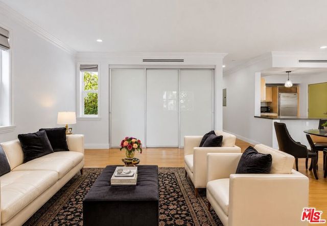 8121 Norton Avenue 201, Los Angeles, CA 90046