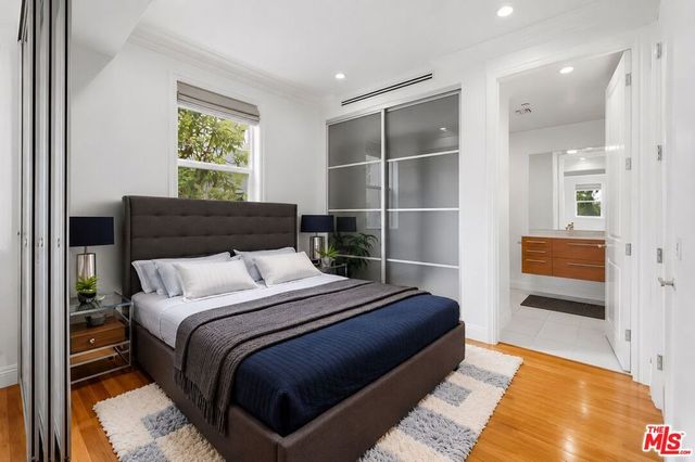 8121 Norton Avenue 201, Los Angeles, CA 90046