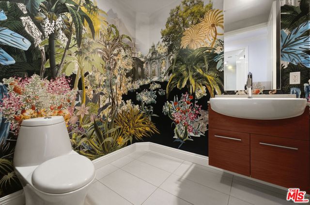 8121 Norton Avenue 201, Los Angeles, CA 90046