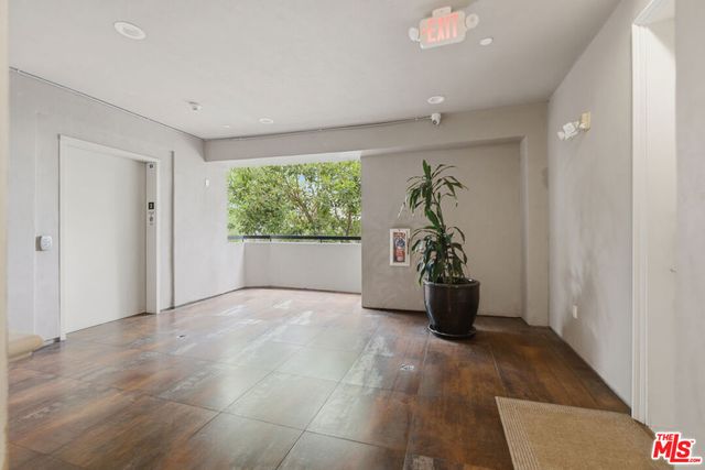 8121 Norton Avenue 201, Los Angeles, CA 90046