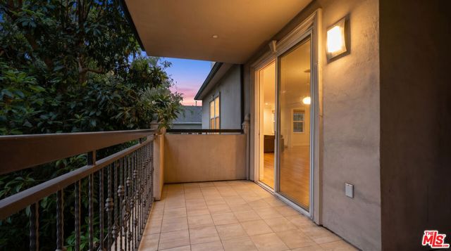 8121 Norton Avenue 201, Los Angeles, CA 90046