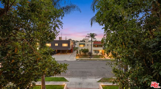 8121 Norton Avenue 201, Los Angeles, CA 90046