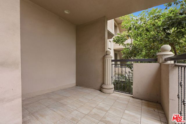 8121 Norton Avenue 201, Los Angeles, CA 90046