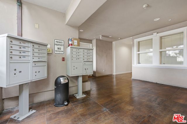 8121 Norton Avenue 201, Los Angeles, CA 90046