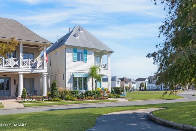 102 Shore Drive, Youngsville, LA 70592