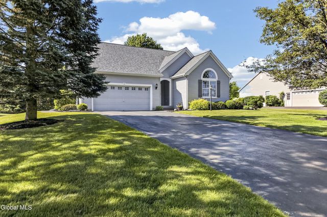 6 Danbury Court, Clifton Park, NY 12065