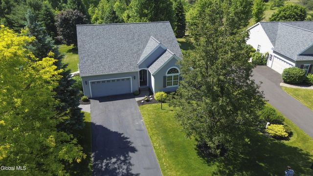 6 Danbury Court, Clifton Park, NY 12065