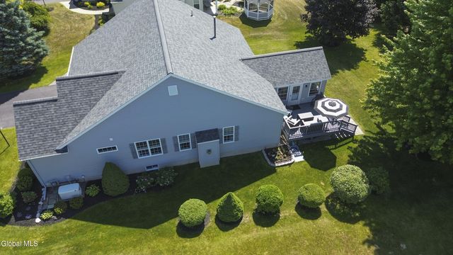 6 Danbury Court, Clifton Park, NY 12065