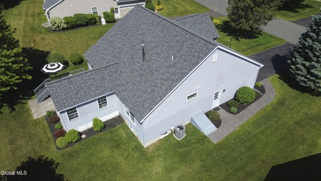 6 Danbury Court, Clifton Park, NY 12065
