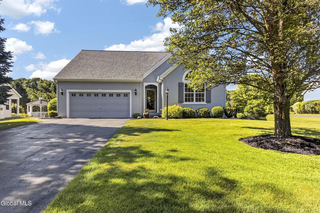 6 Danbury Court, Clifton Park, NY 12065