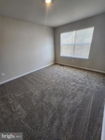 1236 RED CLOVER LN, Ranson, WV 25438