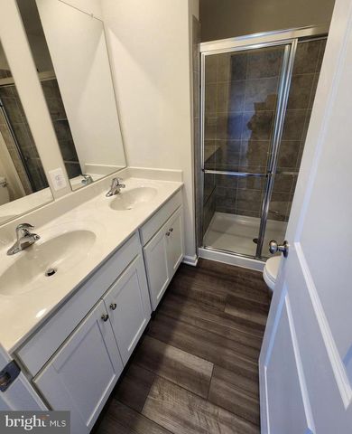 1236 RED CLOVER LN, Ranson, WV 25438