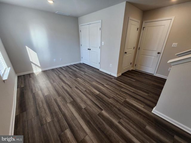 1236 RED CLOVER LN, Ranson, WV 25438