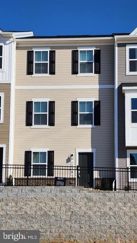 1236 RED CLOVER LN, Ranson, WV 25438