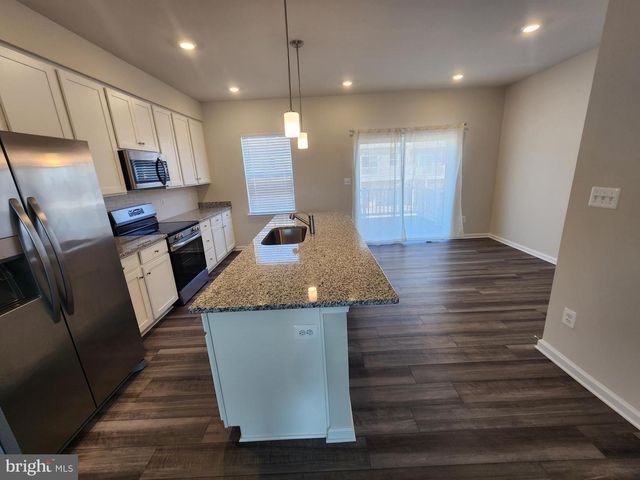 1236 RED CLOVER LN, Ranson, WV 25438