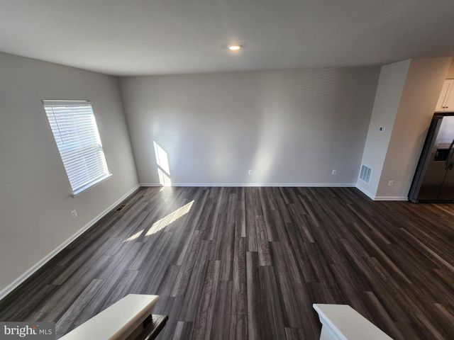 1236 RED CLOVER LN, Ranson, WV 25438