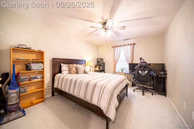 5060 Harbor Oak Drive 49, Waterford, MI 48329