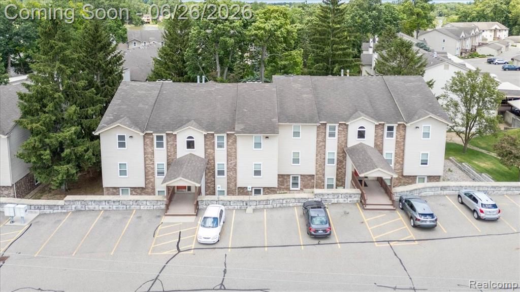5060 Harbor Oak Drive 49, Waterford, MI 48329