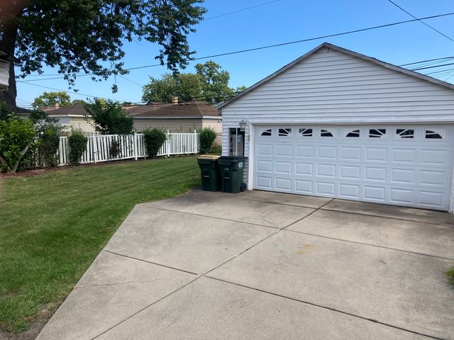 8719 N Oriole Avenue, Niles, IL 60714