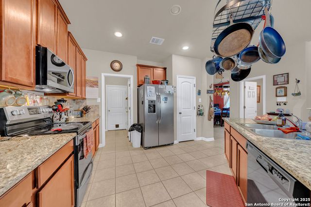 10222 shawnee, Converse, TX 78109