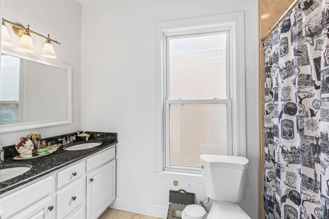 7341 N Honore Street, Chicago, IL 60626