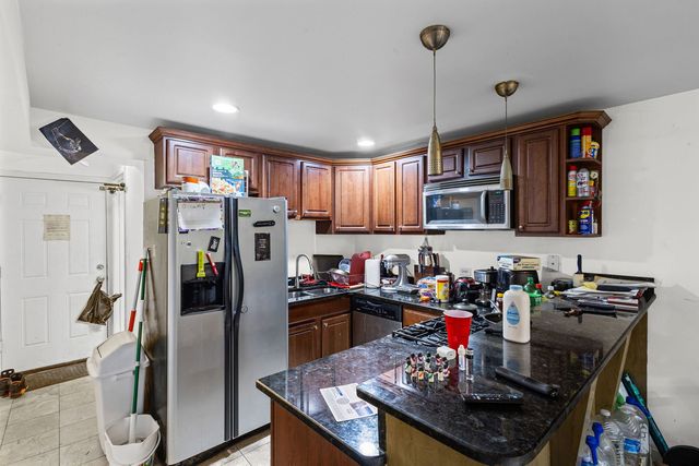 7341 N Honore Street, Chicago, IL 60626