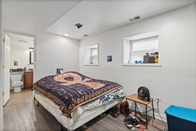 7341 N Honore Street, Chicago, IL 60626