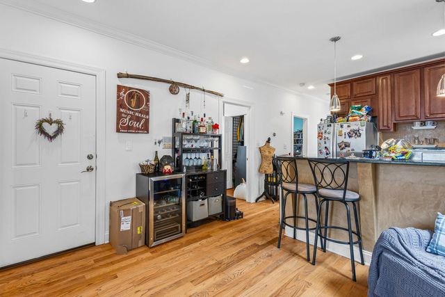7341 N Honore Street, Chicago, IL 60626