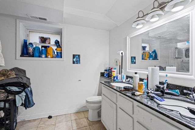 7341 N Honore Street, Chicago, IL 60626