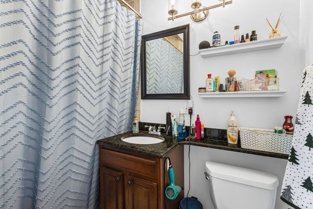 7341 N Honore Street, Chicago, IL 60626