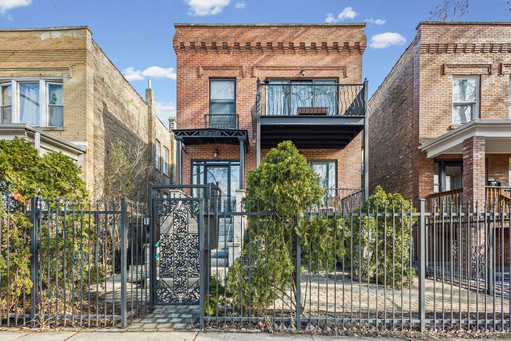 7341 N Honore Street, Chicago, IL 60626