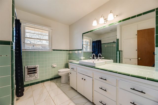 1610 Laurelwood Drive, Denton, TX 76209