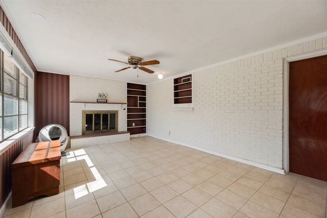 1610 Laurelwood Drive, Denton, TX 76209