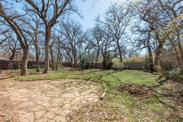 1610 Laurelwood Drive, Denton, TX 76209