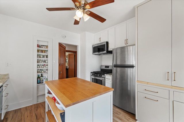3260 Dayfield AVENUE, Milwaukee, WI 53207