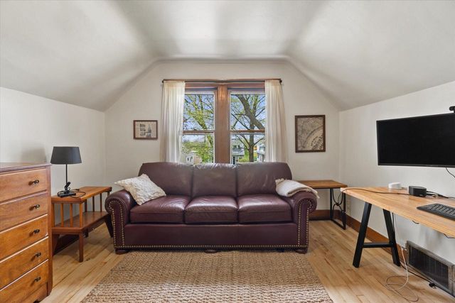 3260 Dayfield AVENUE, Milwaukee, WI 53207