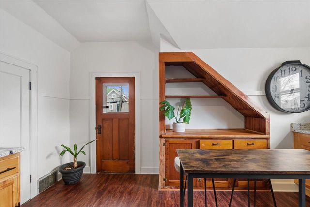 3260 Dayfield AVENUE, Milwaukee, WI 53207