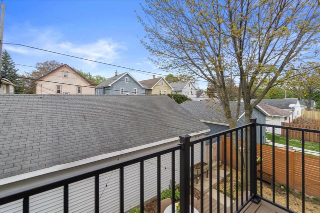 3260 Dayfield AVENUE, Milwaukee, WI 53207