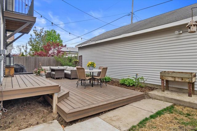 3260 Dayfield AVENUE, Milwaukee, WI 53207