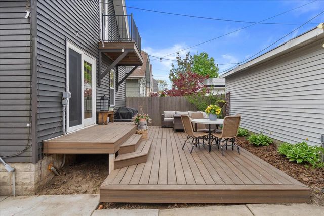 3260 Dayfield AVENUE, Milwaukee, WI 53207