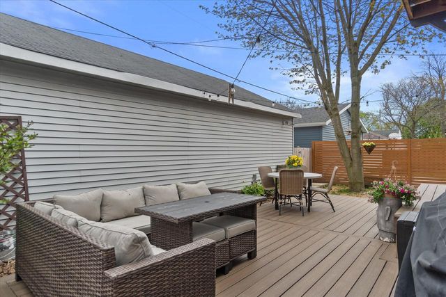 3260 Dayfield AVENUE, Milwaukee, WI 53207