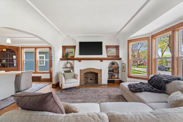 3260 Dayfield AVENUE, Milwaukee, WI 53207