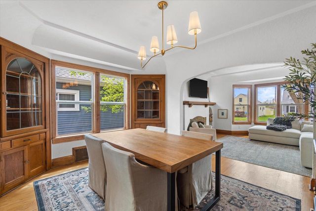 3260 Dayfield AVENUE, Milwaukee, WI 53207