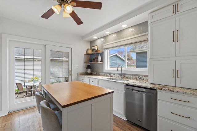 3260 Dayfield AVENUE, Milwaukee, WI 53207