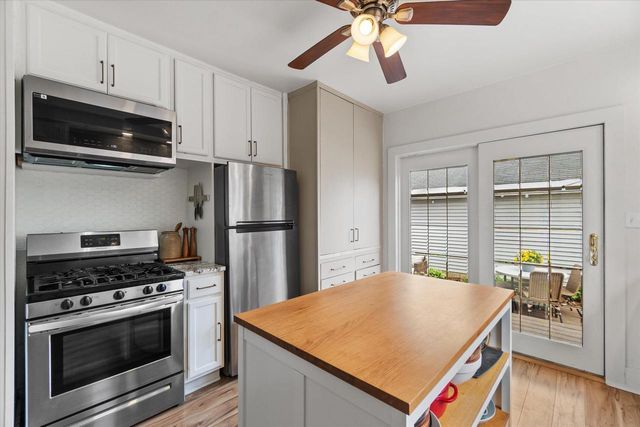 3260 Dayfield AVENUE, Milwaukee, WI 53207