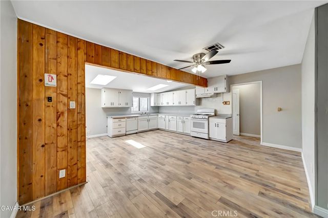 1160 W Avenue J5, Lancaster, CA 93534